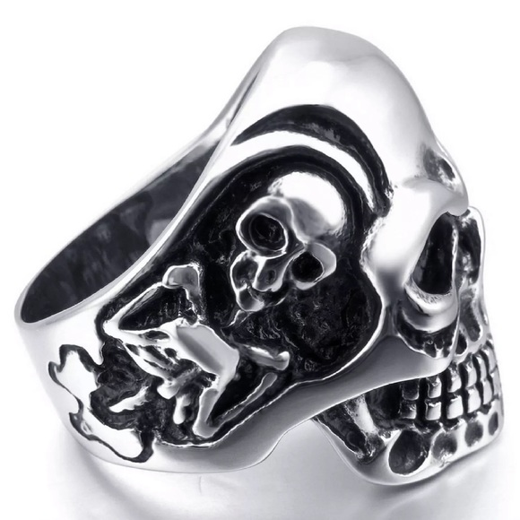 Cool Stainless Steel Skull Ring! - Picture 3 of 14